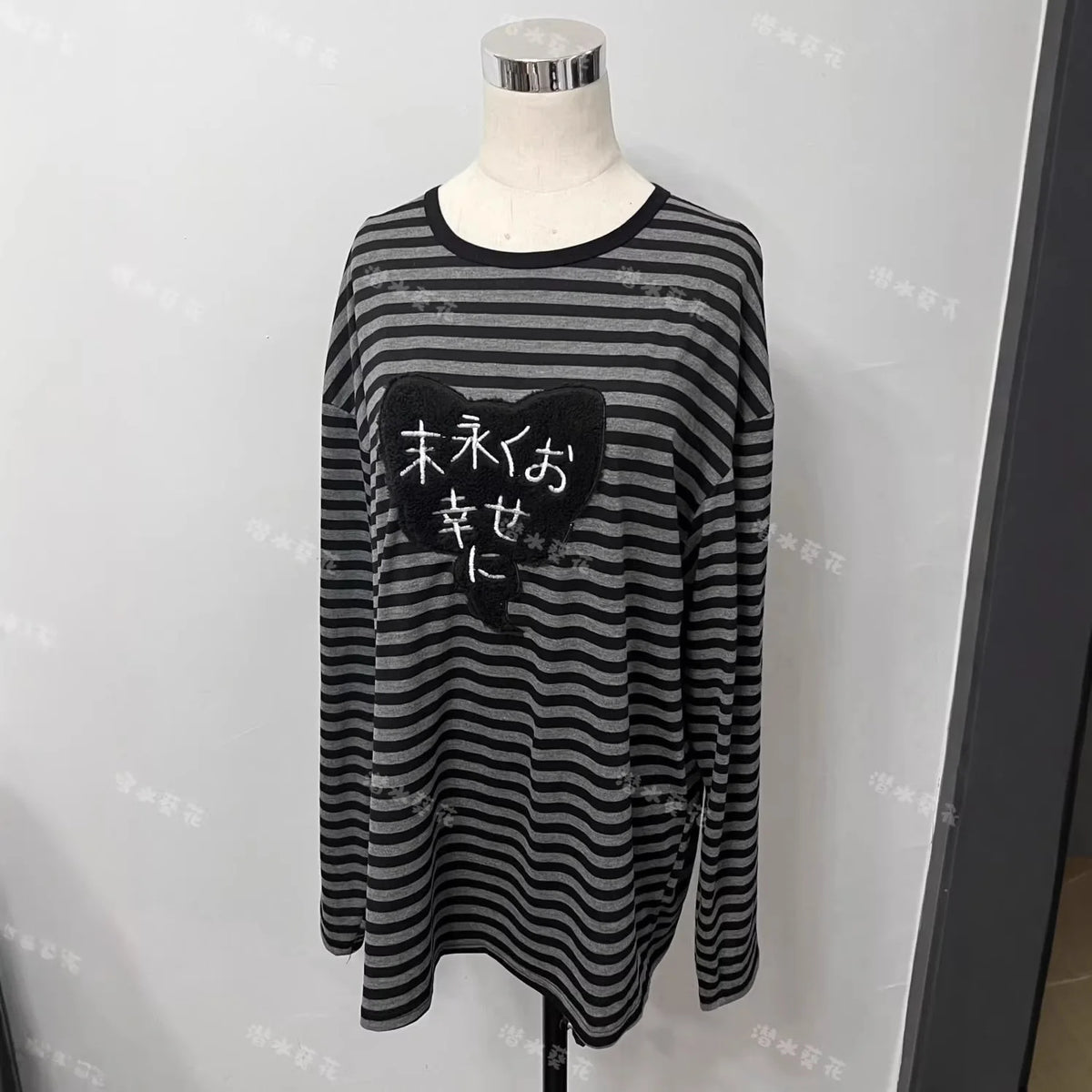 Original Long-Sleeved Shirt, Autumn and Winter Subculture Style, Striped Embroidery, Loose-Fitting, Cute Base Shirt.